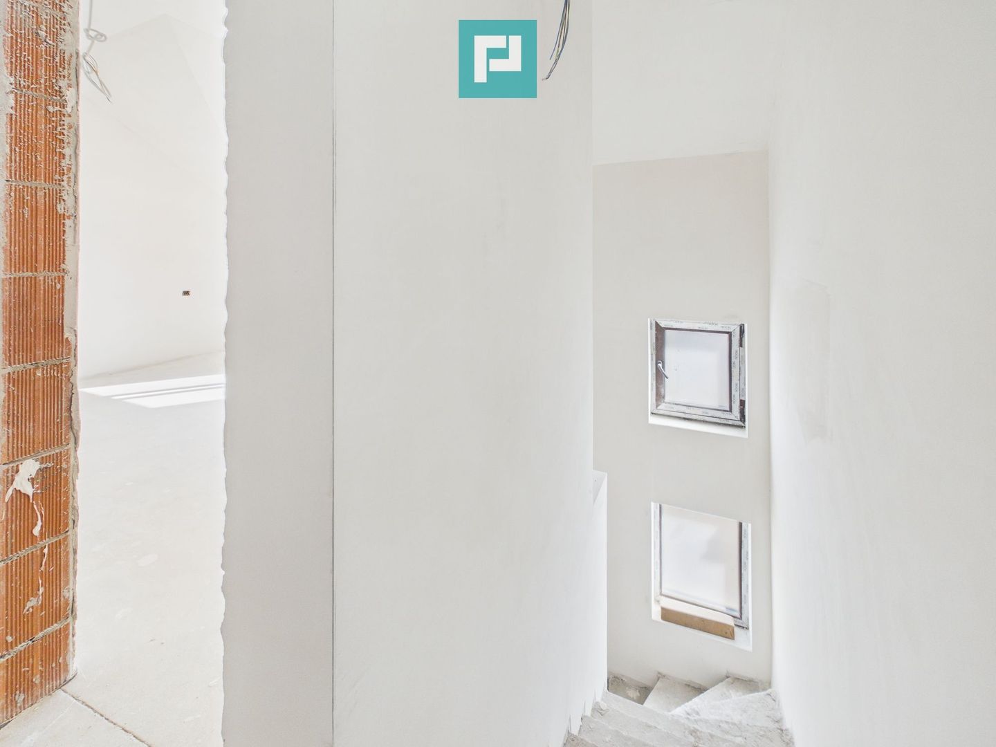 Duplex luminos 101 mp utili, teren 350mp în Covaci - Poză 24