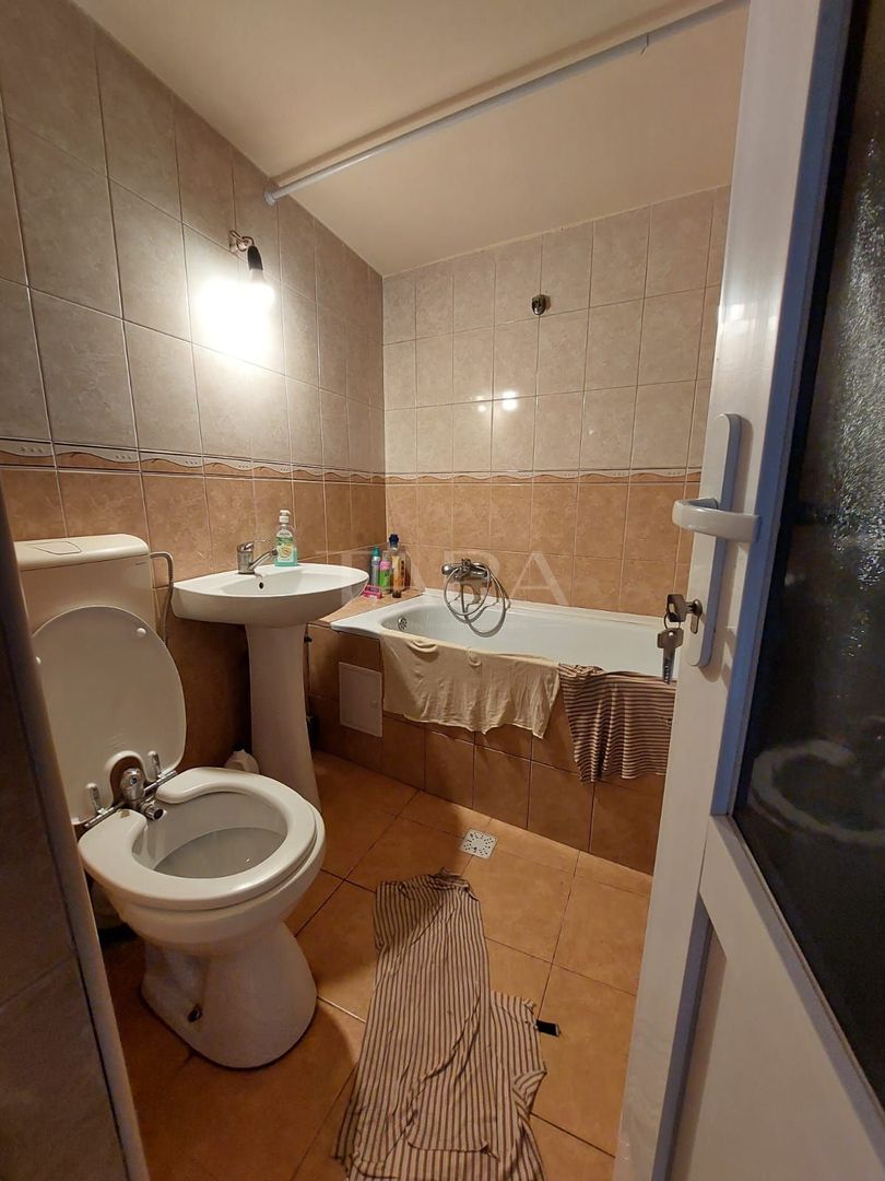 Casă cu potențial în Gruia – 4 camere, pod generos, zonă liniștită! - Poză 7