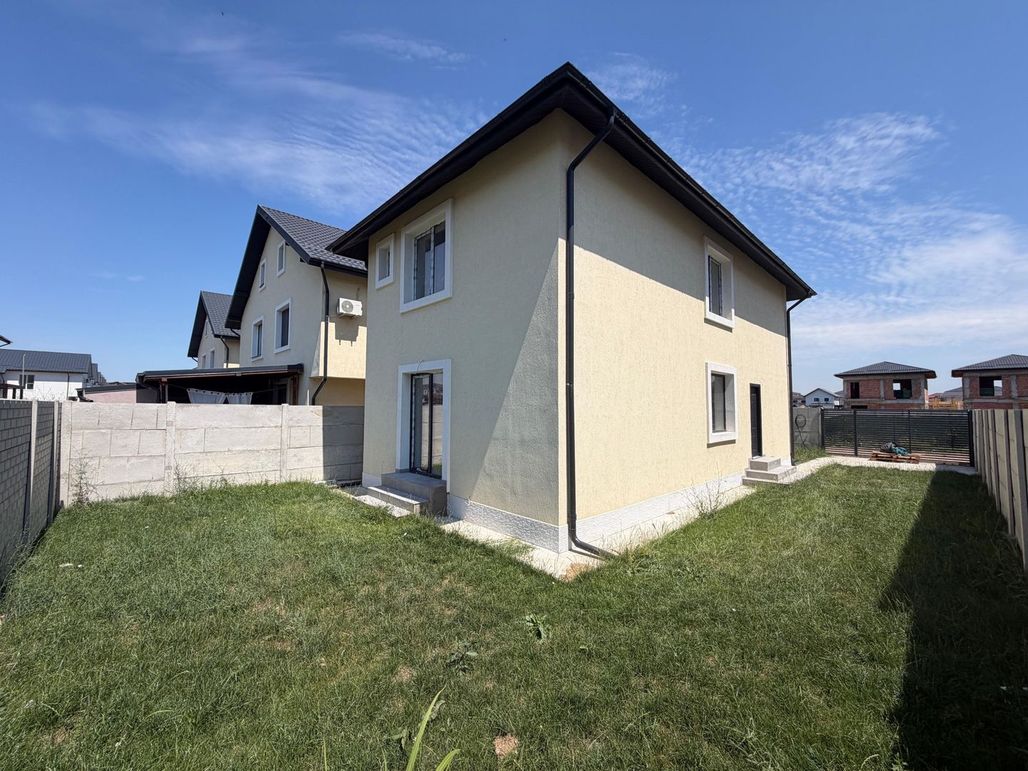 CASA INDIVIDUALA - TOATE UTILITATILE, TEREN 250 MP, COMISION  0% - Poză 3