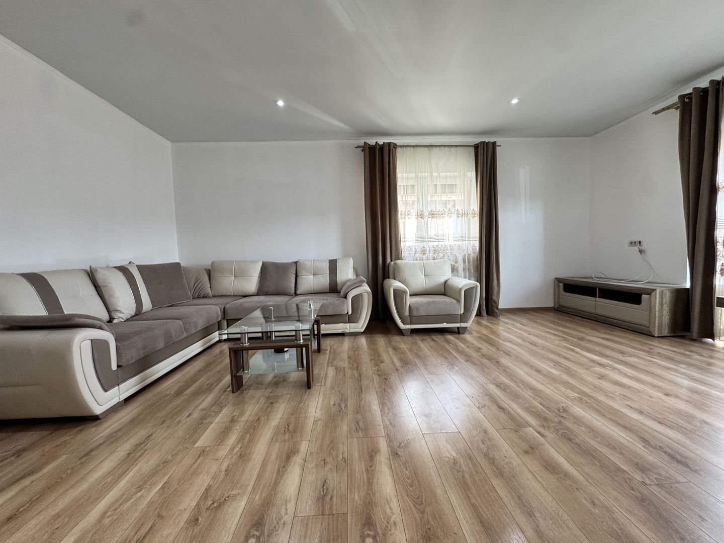 COMISION 0% | Apartament Decomandat 2 Camere | Giroc | Etaj 1 | 60 mp - Poză 3