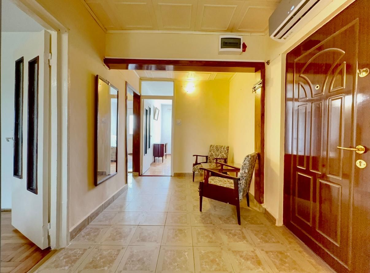 Apartament cu 3 camere de vânzare în zona Aradului - Poză 2
