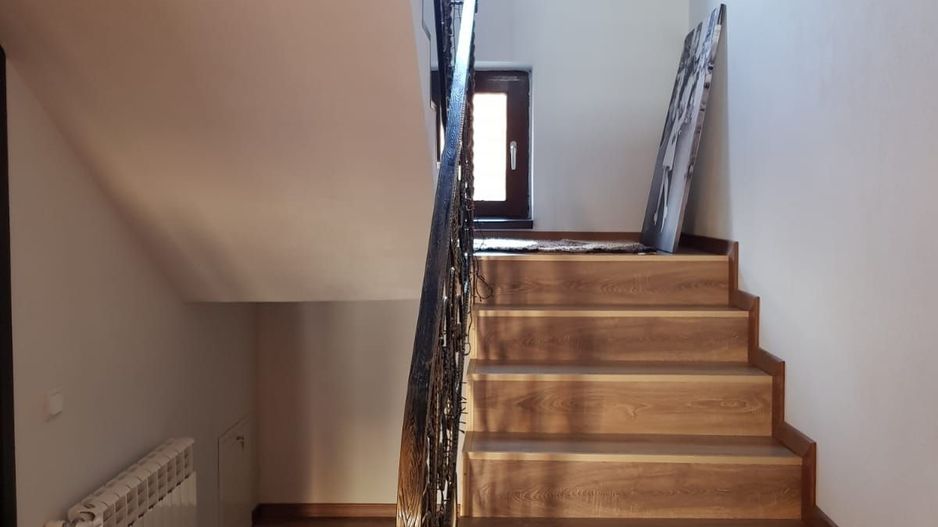 Refugiu la munte - casă cu 3070 mp teren și vedere spre Vârful Rânca - Poză 13