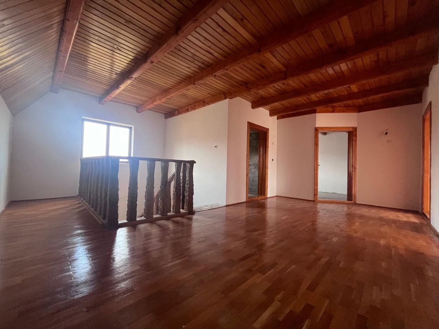 Vanzare casă spațioasă cu teren generos în Cândești Vale–jud Dambovita - Poză 9