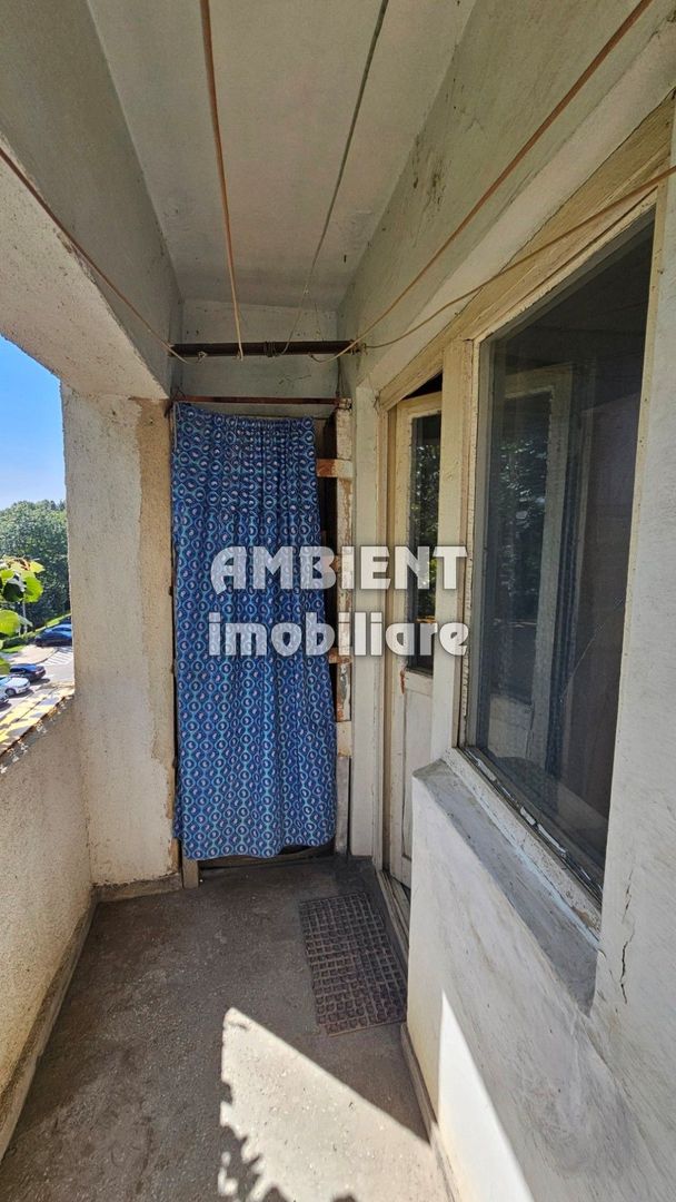 Apartament cu 4 camere, etaj 3, nerenovat, zona ULTRACENTRALA; - Poză 11