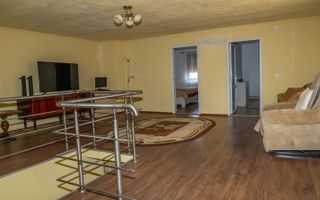 🏡 Casă spațioasă în Roșia, priveliște spre Munții Făgăraș - Comision 0% - Poză 10