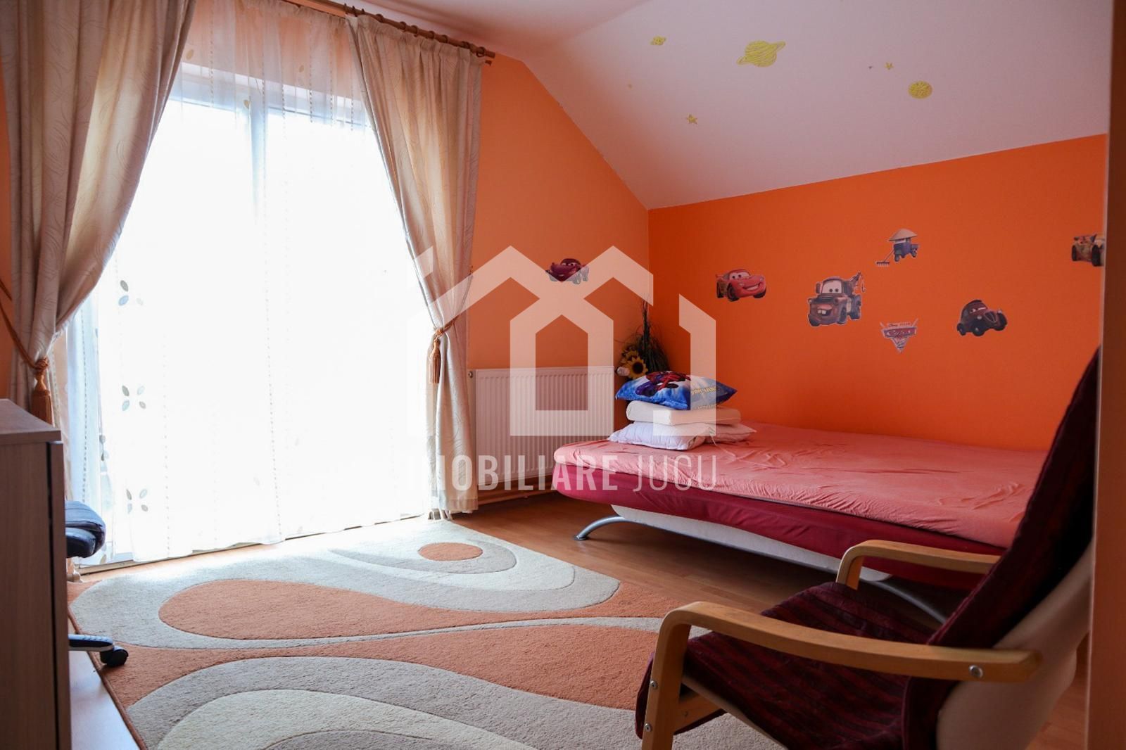 Casa la cheie, 7 camere, 256mp, teren 1700mp+livada 1100mp, Gadalin - Poză 5