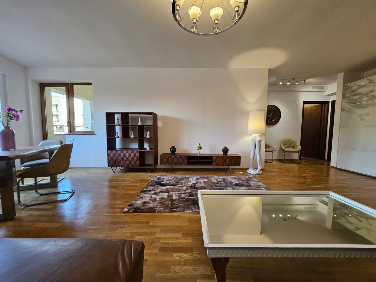 Apartament superb 3 camere, Cartierul Francez, terasă, 2 parcări subterane - Poză 5