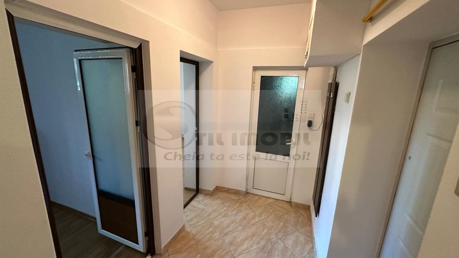 2 cam decomandat • demisol • Copou • 43 mp • 93.000 € negociabil - Poză 3