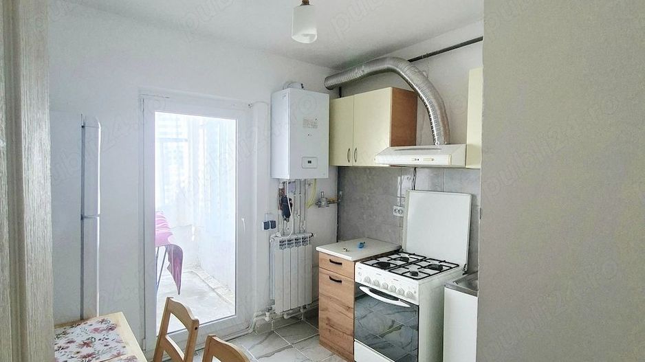 De inchiriat apartament 2 camere, Piața Centrală, et. 4, renovat, 450 eur - Poză 8
