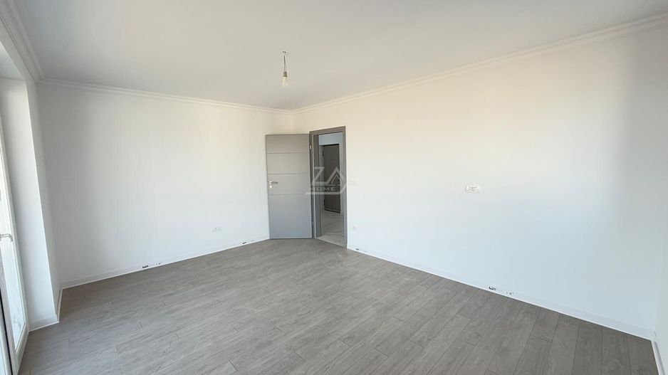 Etaj 1. 3 camere. Decomandat. Loc de parcare. - Poză 2