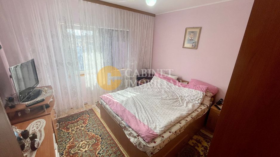 Apartament cu 3 camere - Bloc Fara Risc - Etaj Intermediar - 75 mp - Podu Ros - Poză 3