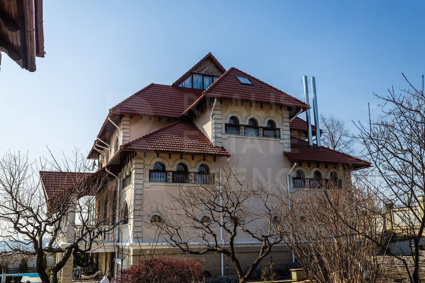 Vânzare casă de lux, 700 mp + 22 ari, situată în Tohatin - Poză 44