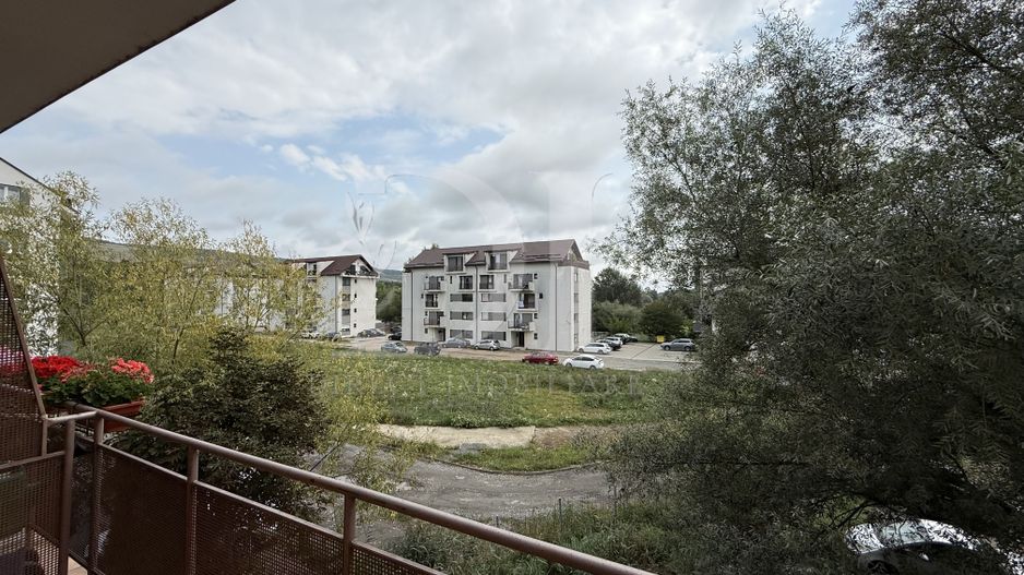 Apartament cu 3 camere decomandate / etaj intermediar - Poză 18