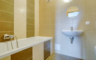 Apartament cochet cu 2 camere in Avantgarden Tractorul - Poză 15