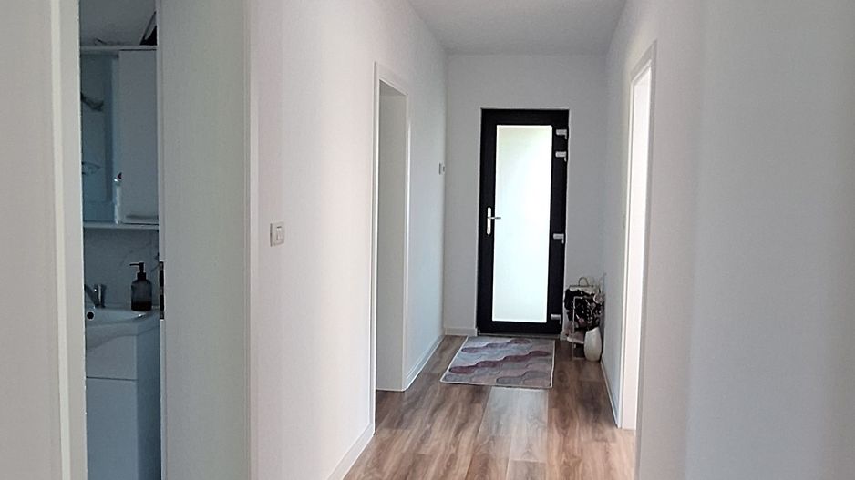 Casa individuala parter cu garaj - Dumbravita - Poză 19