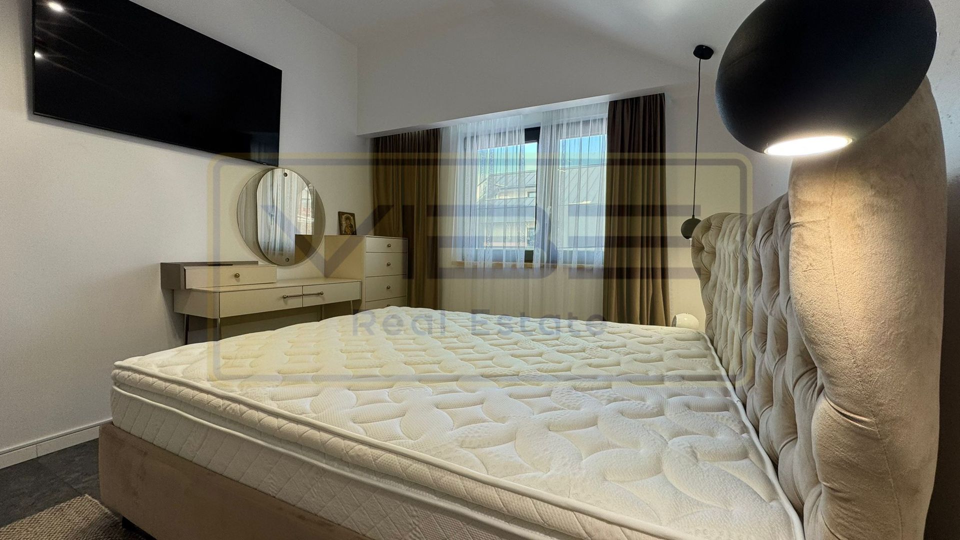 Apartament premium 3 camere + terasa Podul de Fier - Poză 1