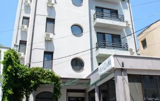 Pensiune cu lift și restaurant – zonă premium Delfinariu/Constanța