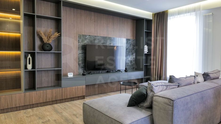 Chirie, apartament, 3 camere, strada Moara Roşie, Centru - Poză 1