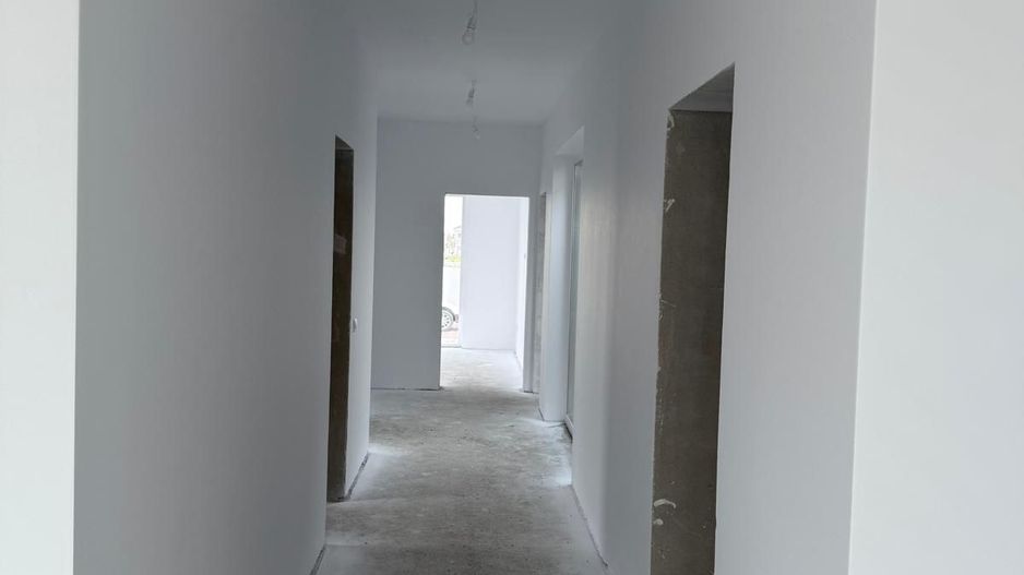 Duplex Spatios parter 4 camere - zona Ion Creanga- Dumbravita - Poză 8