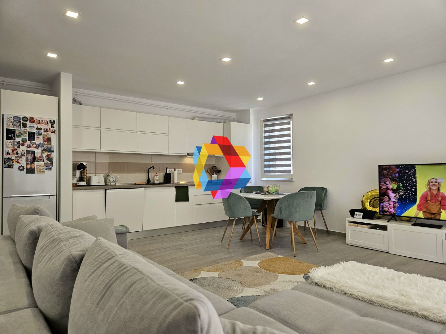 REZERVAT - Apartament trei camere, 81 mp  în zona Coresi- Urban - Poză 4