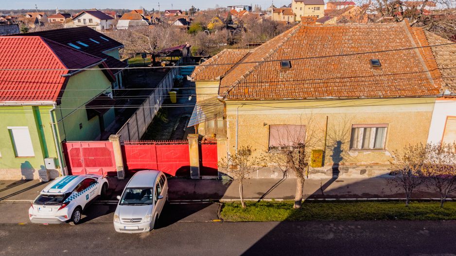 Casă cu teren generos în Pârneava - Poză 4