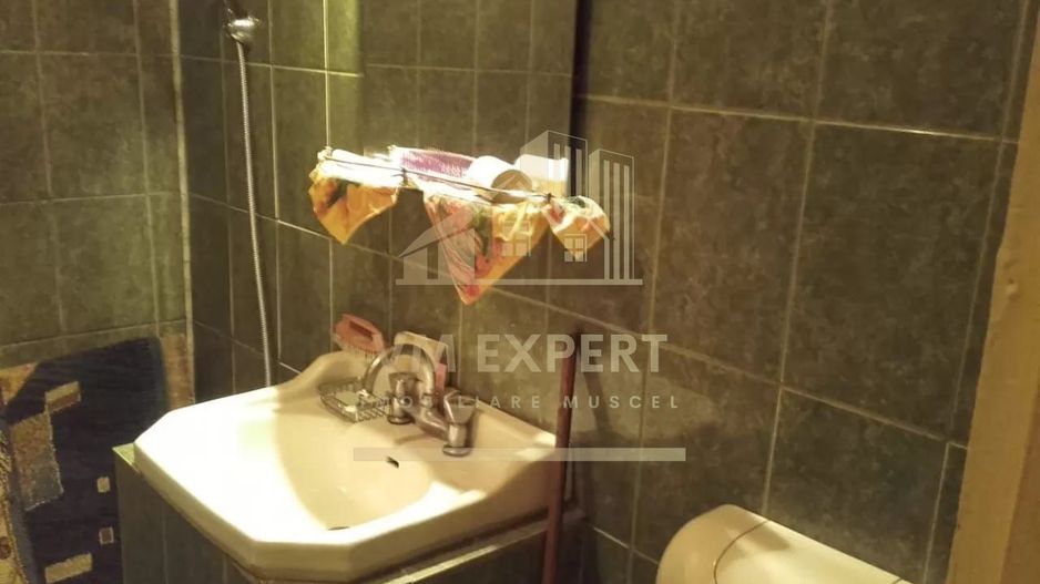 APARTAMENT  3 CAMERE,  ETAJ 4, SUPRAFATA 73 MP, CAMPULUNG, ZONA VISOI - Poză 2