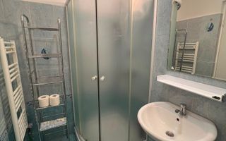Apartament de inchiriat-2 camere,cu bai proprii,centrul orasului - Poză 9