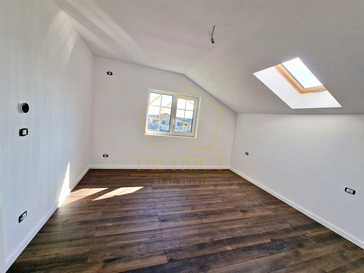 Duplex superb cu 4 camere si dressing | Mosnita Veche | Lidl - Poză 9