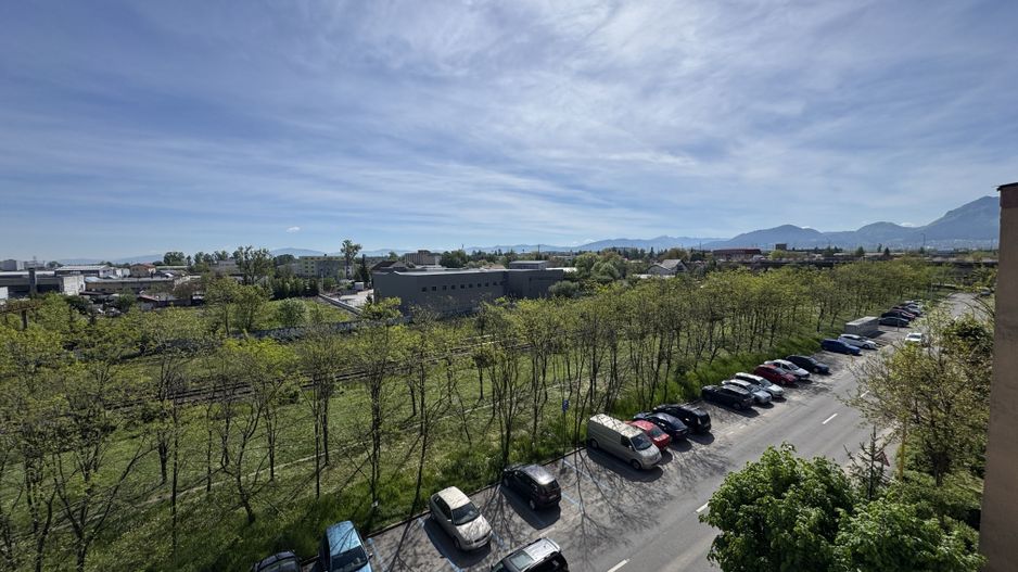 Apartament decomandat cu 3 camere in Florilor, strada Crinului - Poză 15