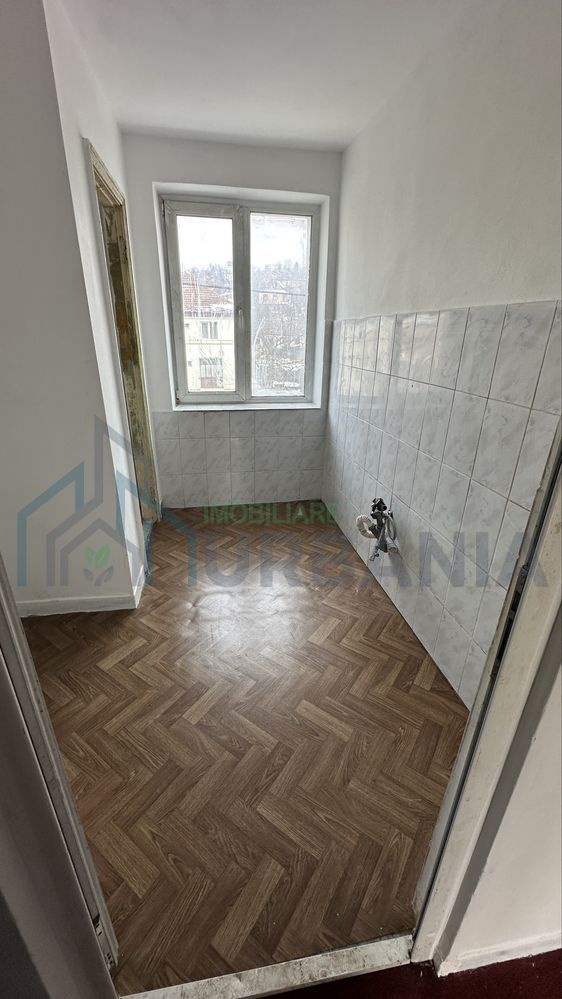 Apartament 3 camere, Pacurari, Iasi - Zona bine servita cu facilitati - Poză 2