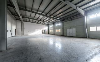 Hală industrială în suprafață de 2744 mp - Poză 1