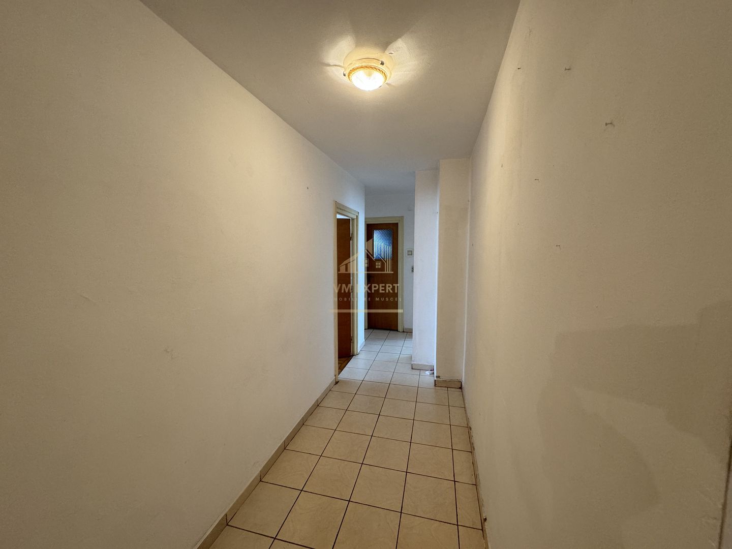 APARTAMENT CAMPULUNG 4 CAMERE, ETAJ 2, GRUI - Poză 14