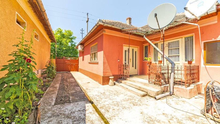 Vândută Casă cu 4 camere Pâncota - Poză 10