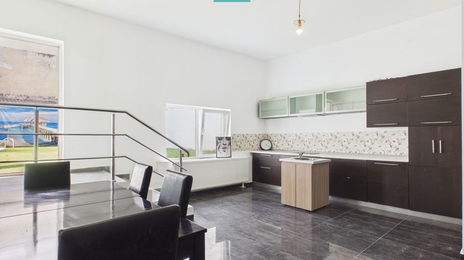 Vilă cu 5 dormitoare, piscină și garaj pe Eminescu - Poză 5