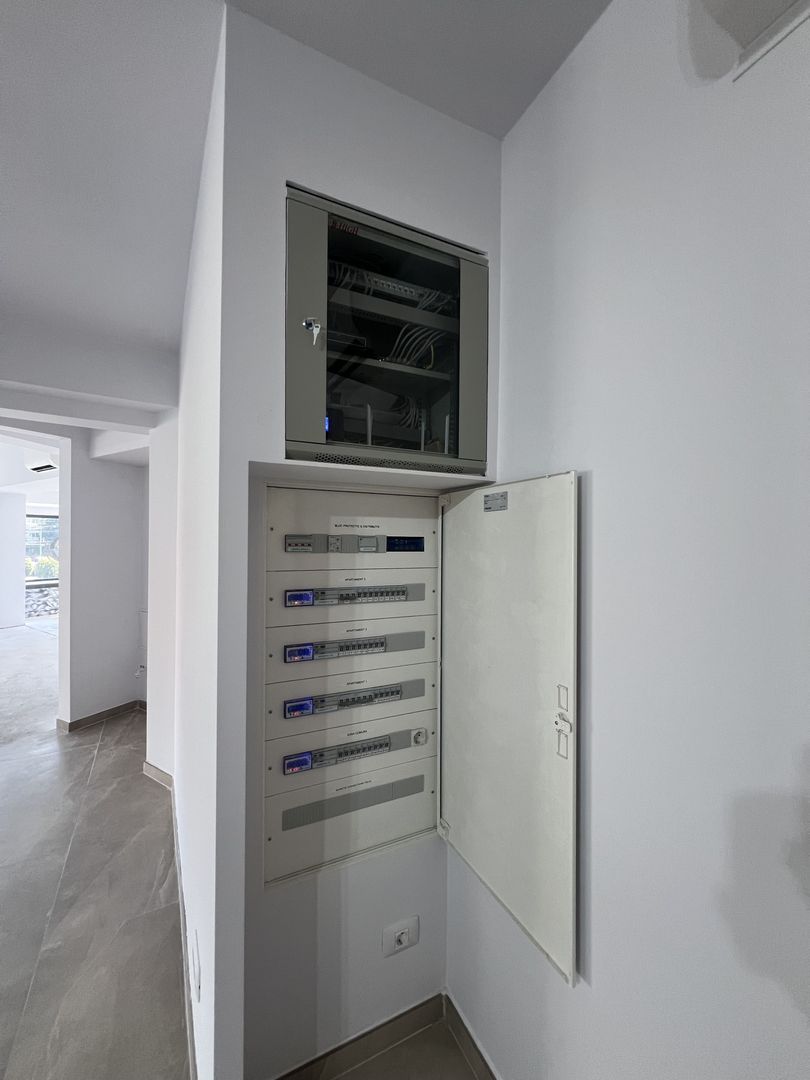 SAD CU VEDERE PANORAMICA - Poză 10