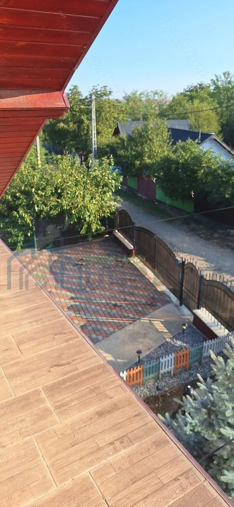 Casă de vânzare în Voinesti, Iași, cu garaj și grădină - Poză 4