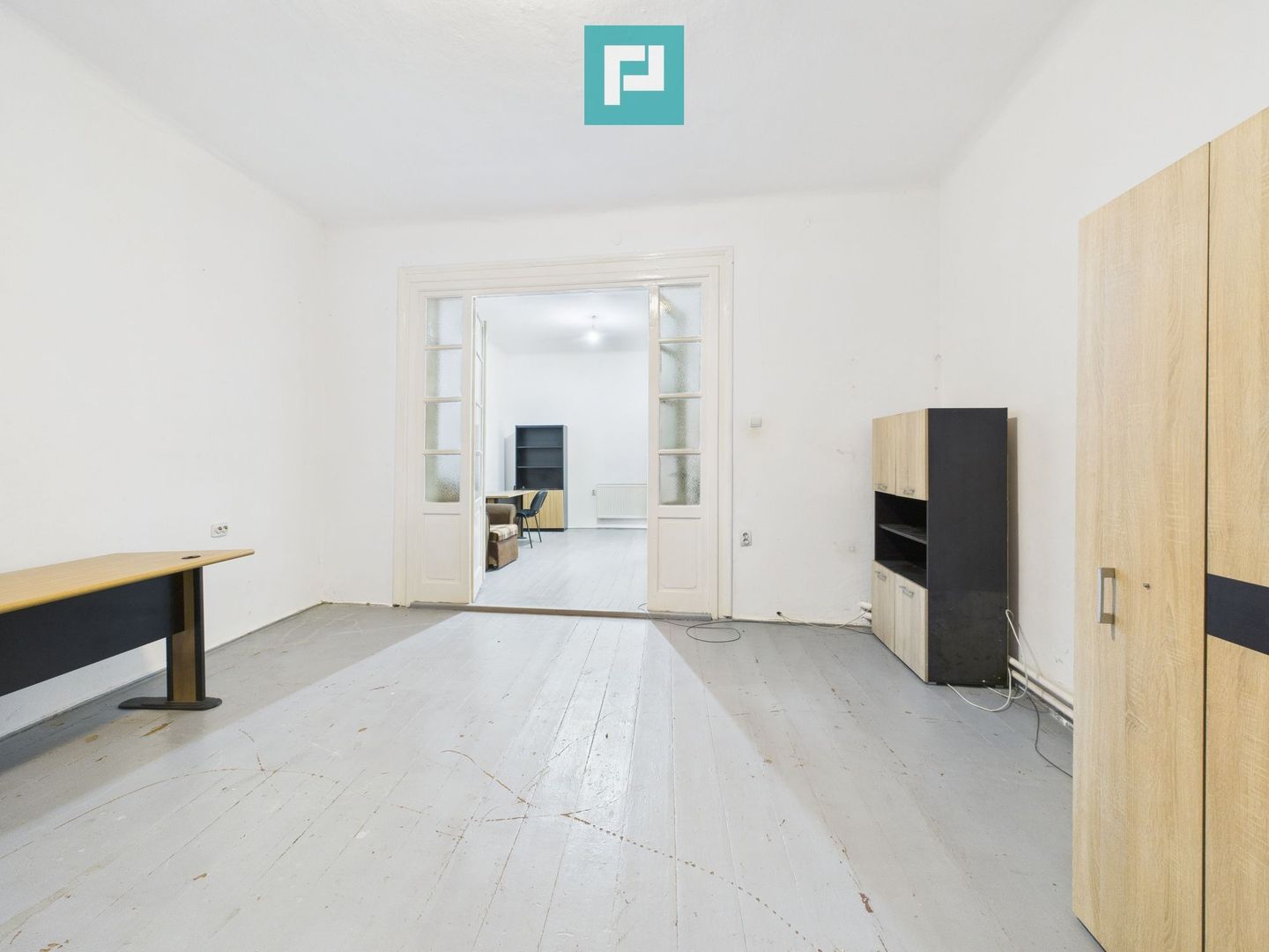 Casă 2 camere + anexe, teren 234 mp. - Poză 2