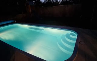 Vilă cu 5 dormitoare, 4 băi, 2 248mp teren, piscină. Preț: 229 000 Eur - Poză 41