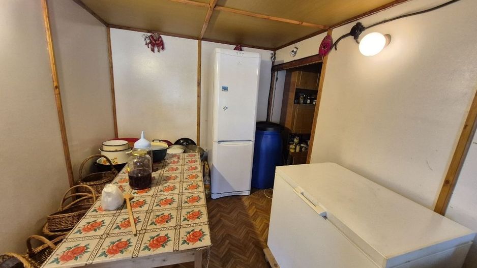 Cabana de lemn cu fundatie 86 mp+ livada pomi fructiferi+teren 847 mp - Poză 8