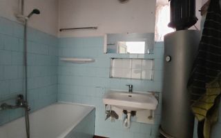 Blumana Proprietate singur in curte,2 corpuri de casa, fara amenajari - Poză 8