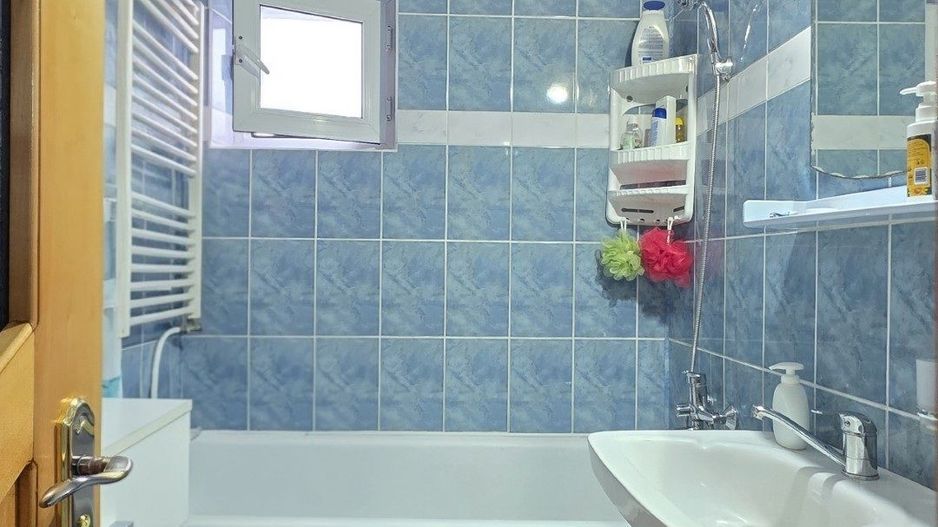 Apartament cu 3 camere, etaj 4, NEMOBILAT, zona CENTRU; - Poză 7