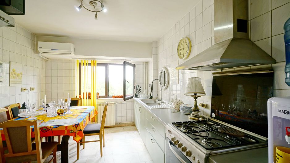 Apartament 5 camere in Piata Victoriei,bloc 1995 - Poză 12