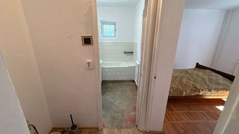 Apartament 2 camere decomandat str. Crângului (parter) lângă liceul Economic - Poză 7