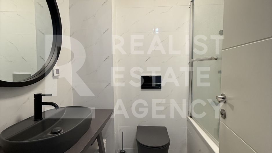 Chirie - Apartament cu terasă și priveliște spre Parcul Verdi - Poză 9