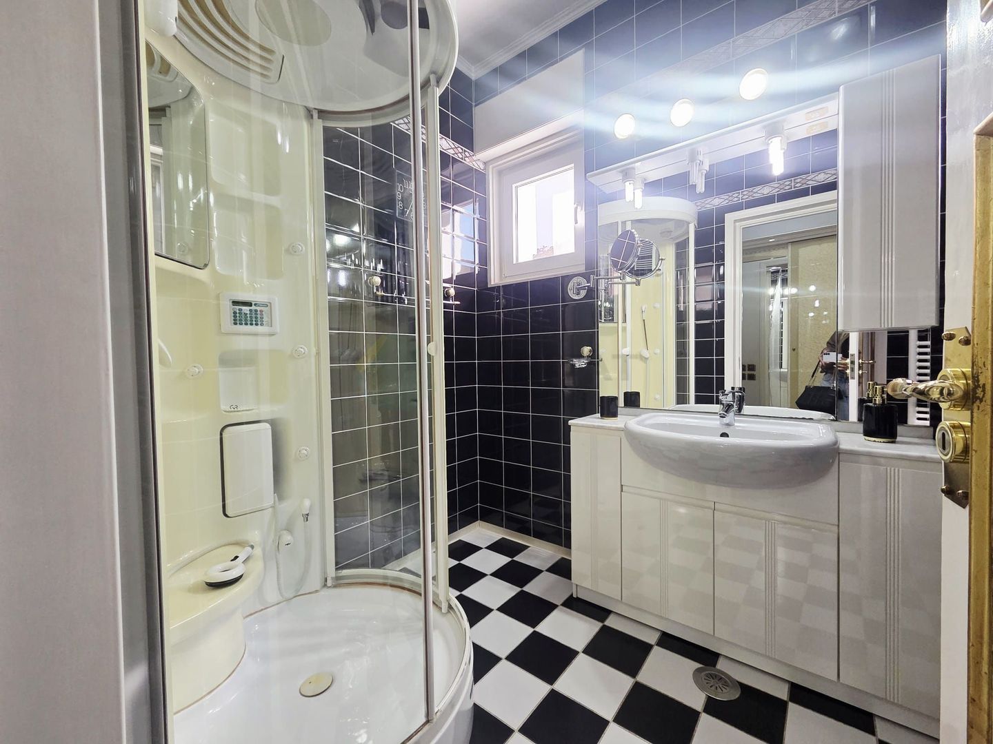REȘEDINȚĂ DE EXCEPȚIE ÎN OTOPENI | 2.800 MP TEREN | ELEGANȚĂ, ARTĂ ȘI INTIMITATE - Poză 38