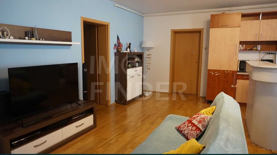 Vânzare 3 camere Bună Ziua, etaj 1, garaj individual - Poză 1