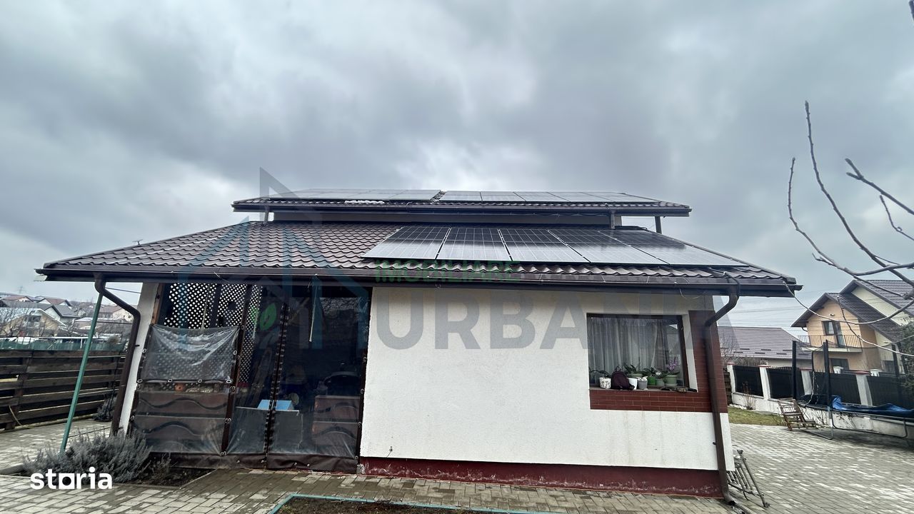 Casă spațioasă cu 4 camere, curte împrejmuită - Poză 3