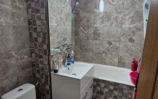 Vând apartament 3 camare - Poză 8