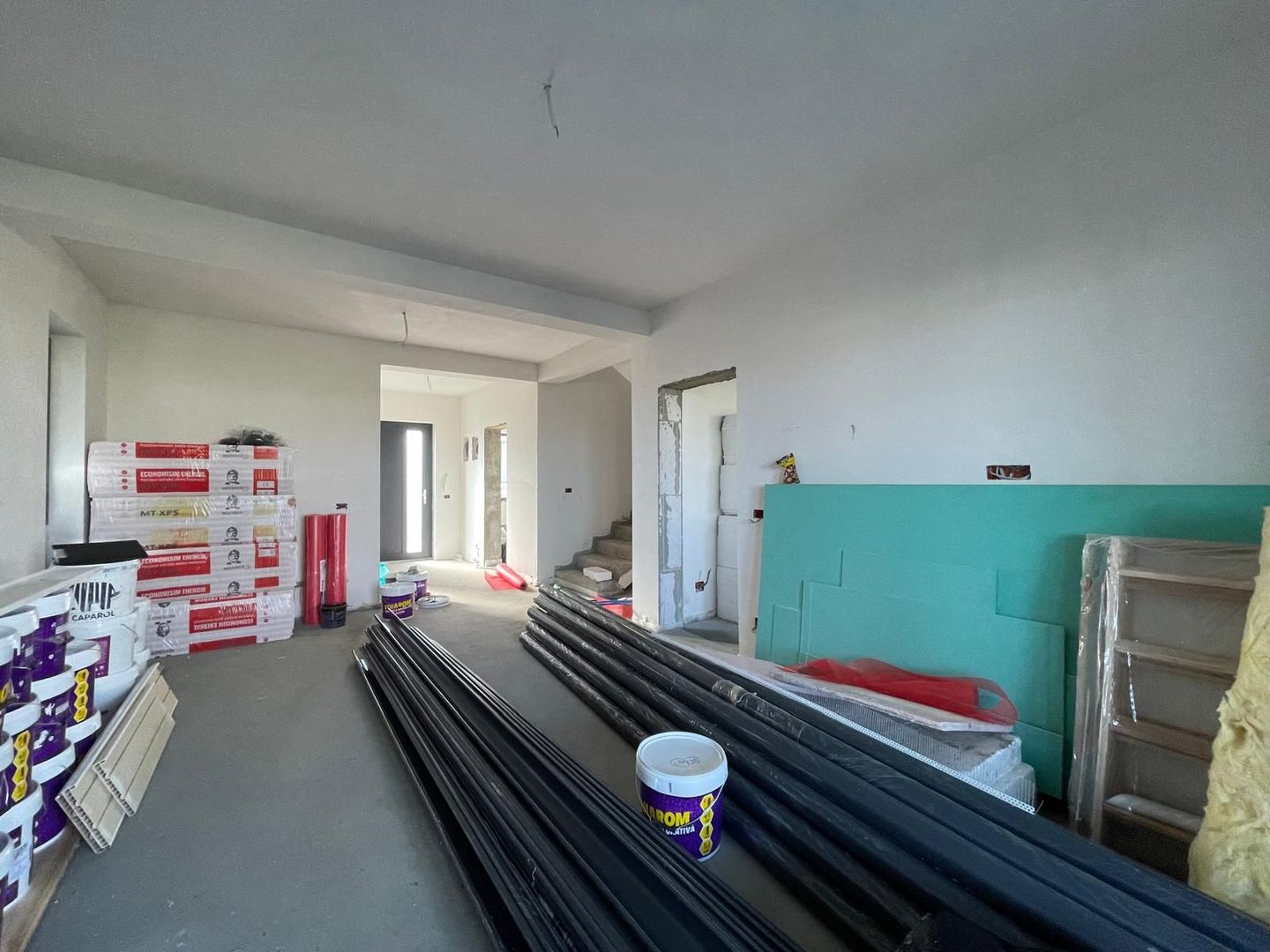 Duplex despartit prin camera tehnica - 5 camere - Mosnita - Poză 2