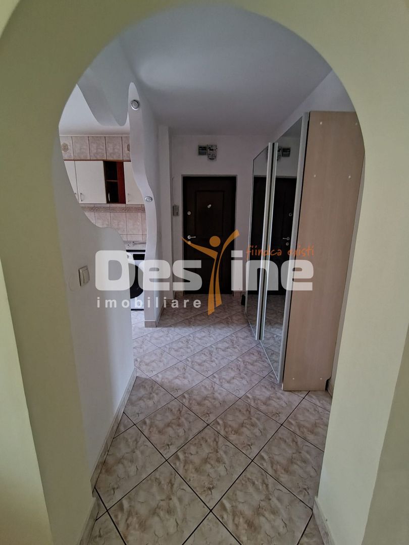 Apartament de vânzare, zona PODU ROȘ, 3 camere, semidecomandat, etaj 1 - Poză 8